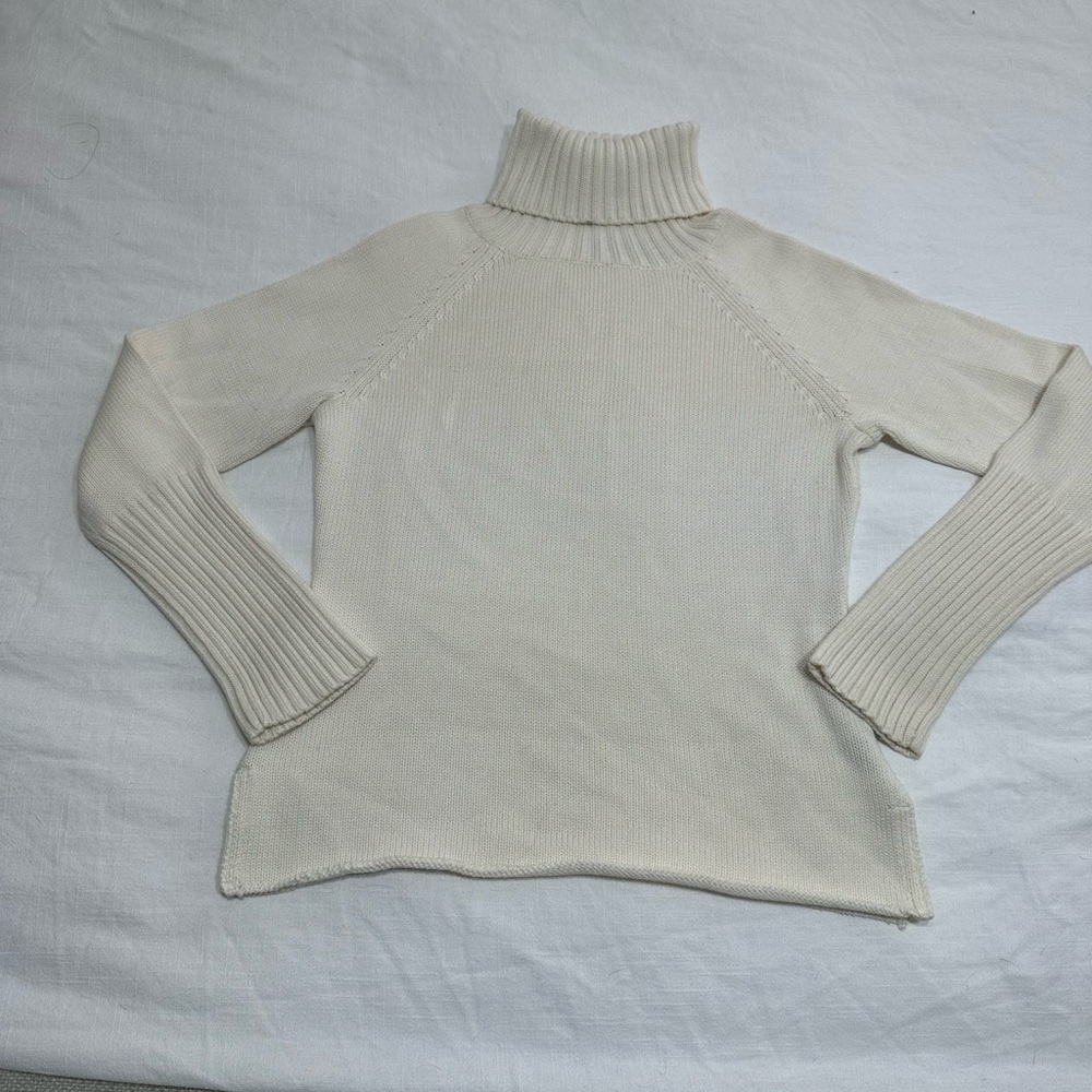 Turtle neck sweater